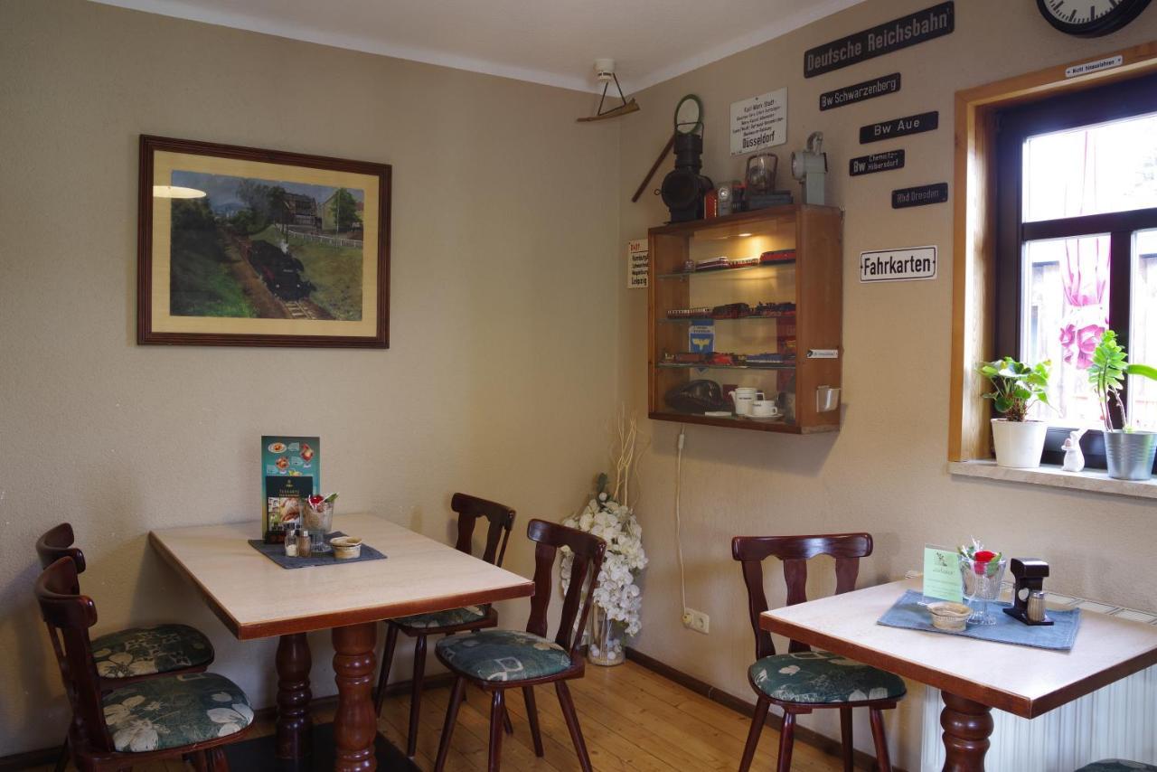 Wirtschaft & Pension Zum Huthaus Schneeberg  Buitenkant foto