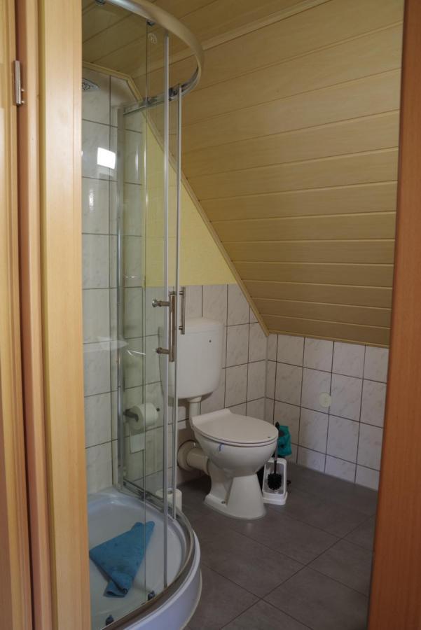 Wirtschaft & Pension Zum Huthaus Schneeberg  Buitenkant foto