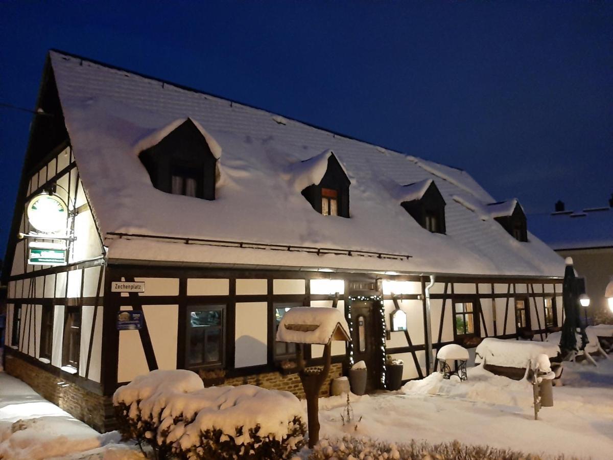 Wirtschaft & Pension Zum Huthaus Schneeberg  Buitenkant foto